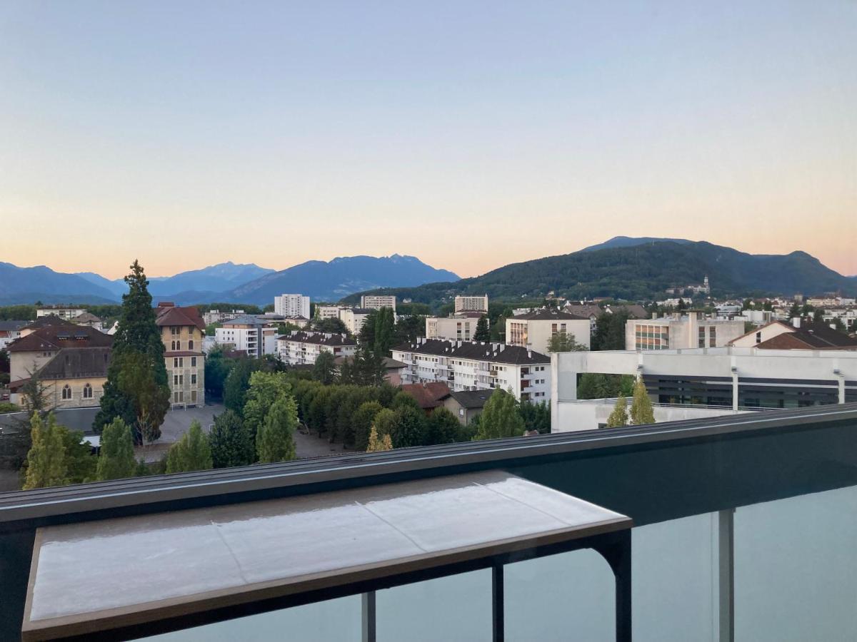 Luxueux Appartement T4 - Lac 5 Min - Parkings Privatifs - Vue Lac Et Montagne Annecy Eksteriør billede