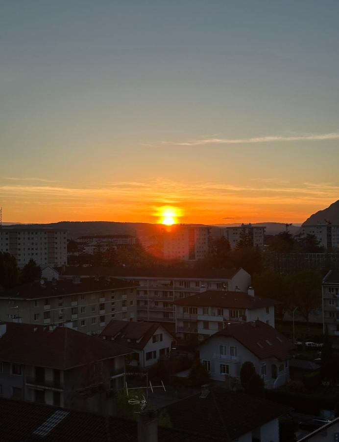 Luxueux Appartement T4 - Lac 5 Min - Parkings Privatifs - Vue Lac Et Montagne Annecy Eksteriør billede